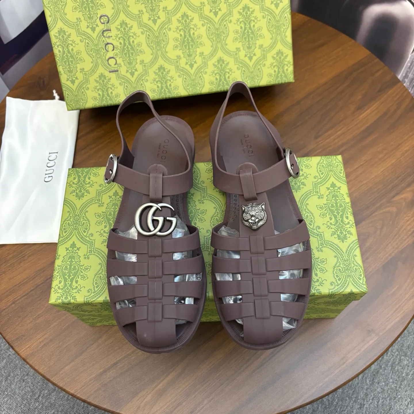 Men's shoes 260💰 [Gucci] Counter quality, top-quality original goods, real photos! Original TPU material, fine workmanship, comfortable; genuine 1:1 replica Size: 36 ~ 46